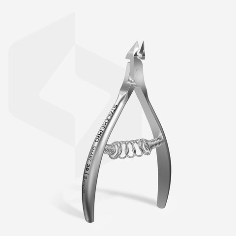 Професионални клещи за кожички Staleks Smart 30-5, размер на инструмента 10,5 см, остриета 5 мм, използвани за грижа за кутикулите.